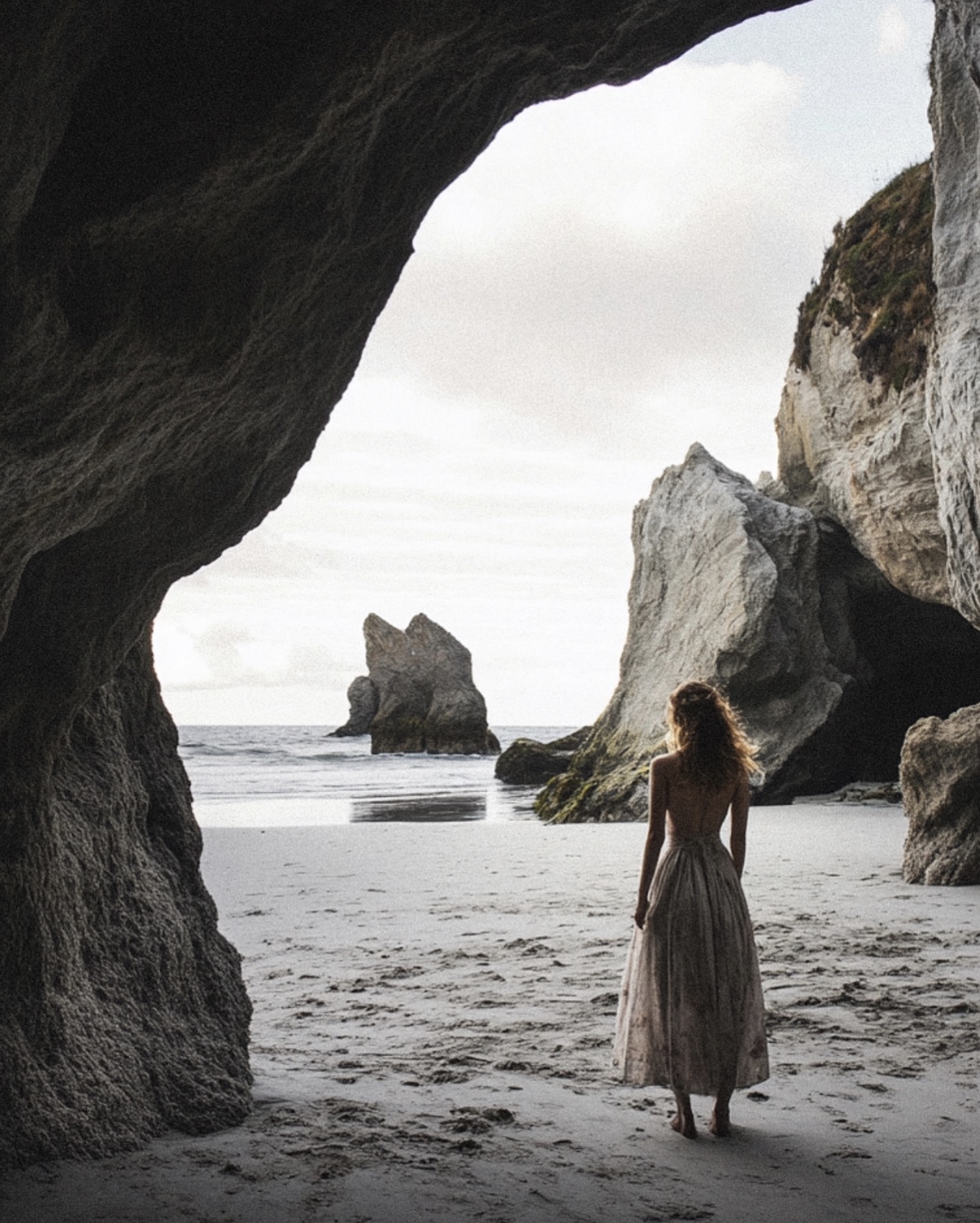 Editorial / Coastline / Magazine